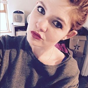 Meet your Posher, Caitlin