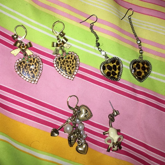 Betsey Johnson Statement earrings