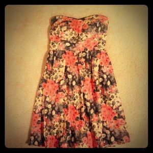 Floral strapless dress