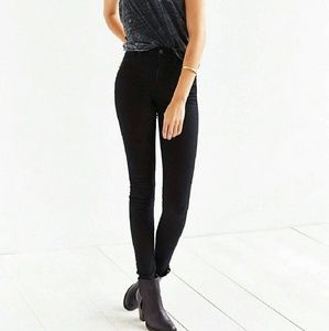BDG High Rise Twig Skinny Jeans | Black 29x29