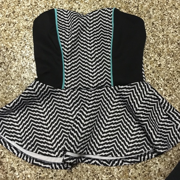 Xs Strapless top - Picture 1 of 2