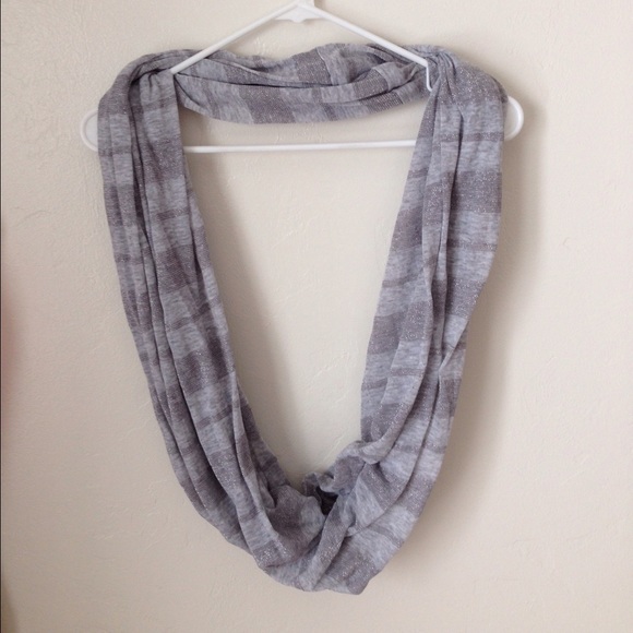 Grey stripped infinity scarf - Picture 3 of 3