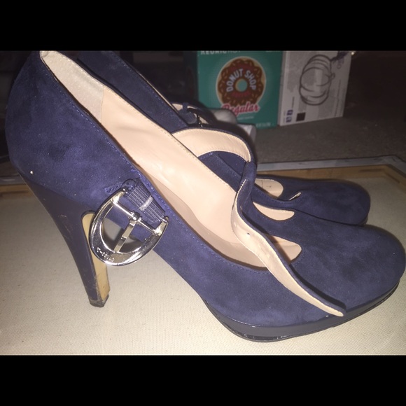 ✨SOLD✨ Navy Franco Sarto Heels - Picture 2 of 3