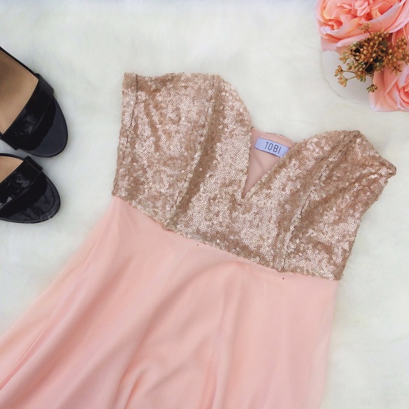 Tobi Dresses & Skirts - TOBI Sweetheart Light Pink and Gold Sequin Dress