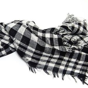 Black and white scarf