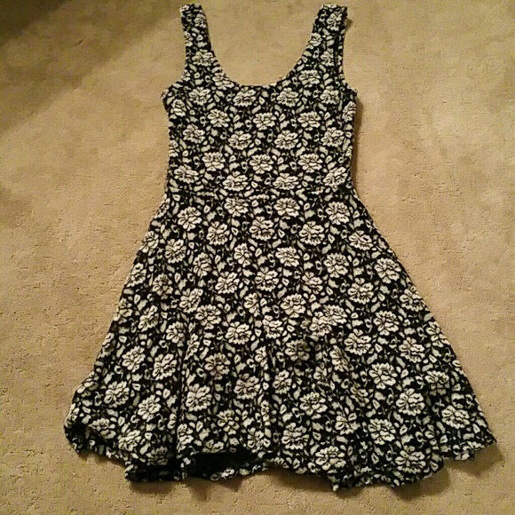 Floral velvet-like dress.