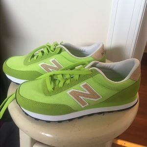 NEW BALANCE SHOES