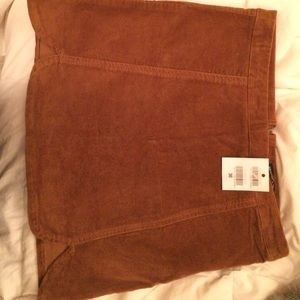 brown brandy Melville skirt