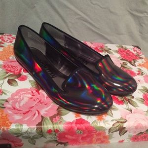 Cosmopolitan oil-slick flats