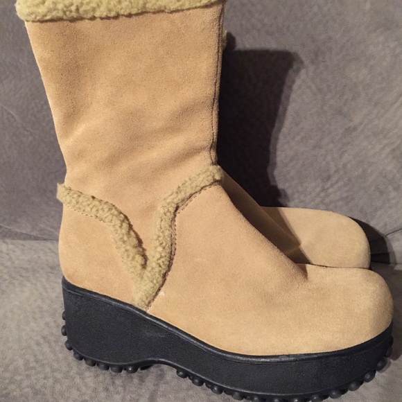 Rocket Dog lined boots
