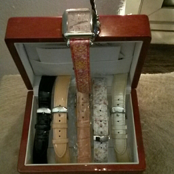 Watch - Picture 2 of 4