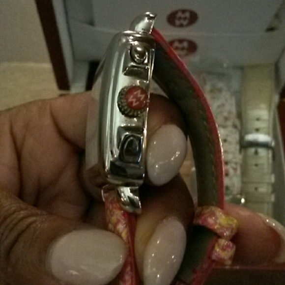 Watch - Picture 3 of 4