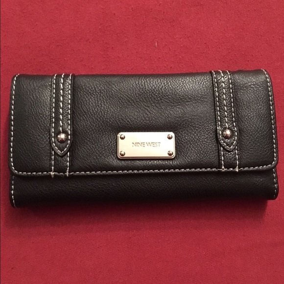 NWOT NineWest wallet