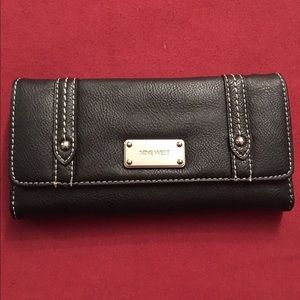 NWOT NineWest wallet
