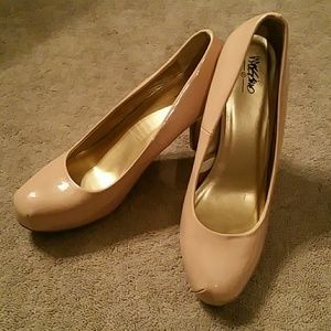 Your go-to nude heels.