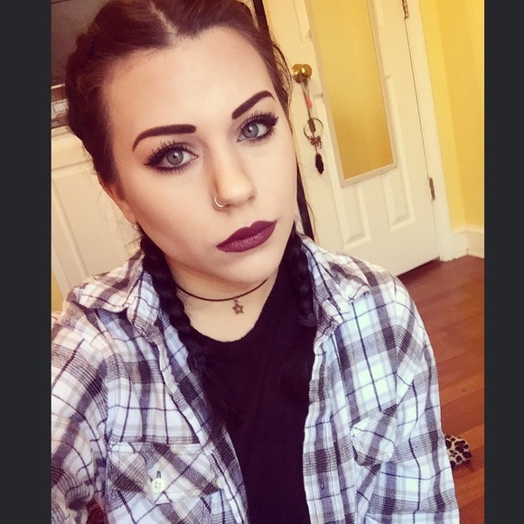 Meet your Posher, Katie - Picture 1 of 1