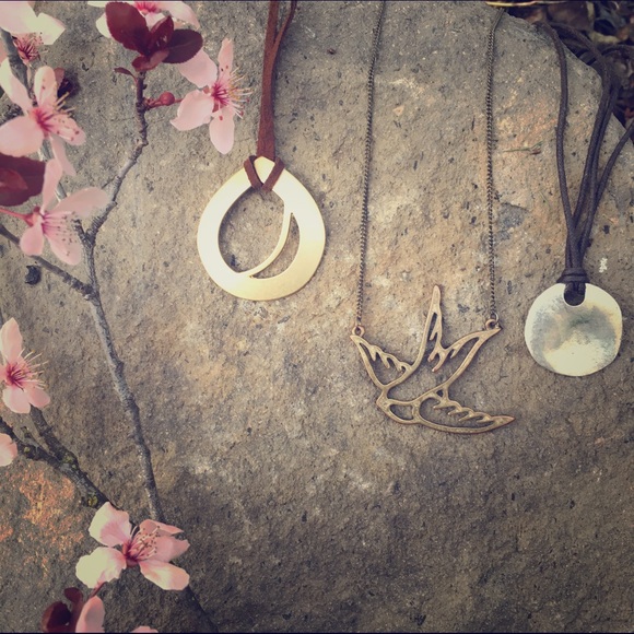 Various Jewelry - Bundle of 3 necklaces