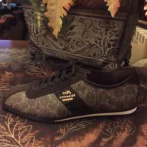 COACH Ivy Logo Sneakers💕
