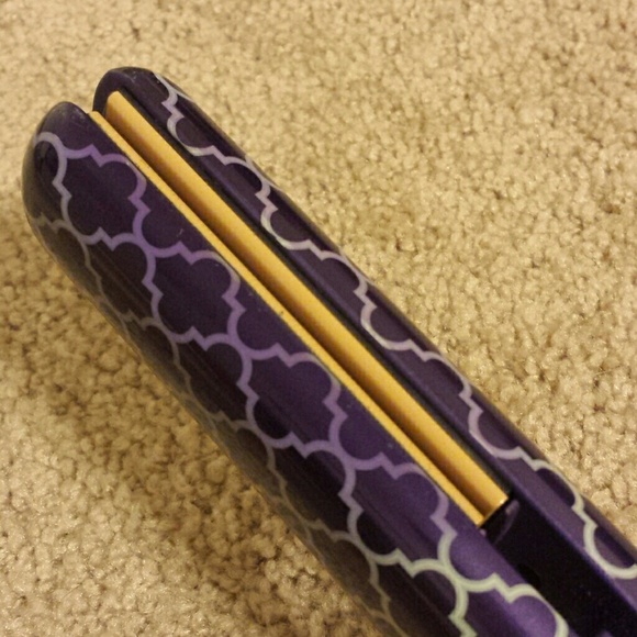 CHI Hair Straightener - Picture 2 of 3