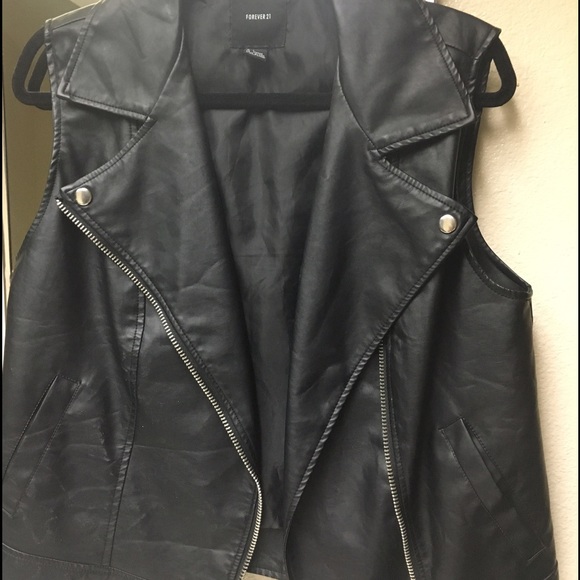 Large Forever 21 black vest jacket with zipper