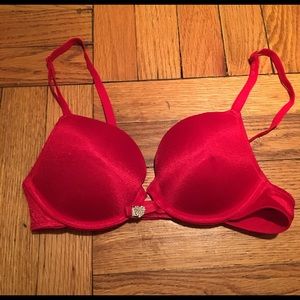 2 Bras - Victoria's Secret