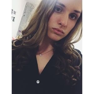 Meet your Posher, Carly