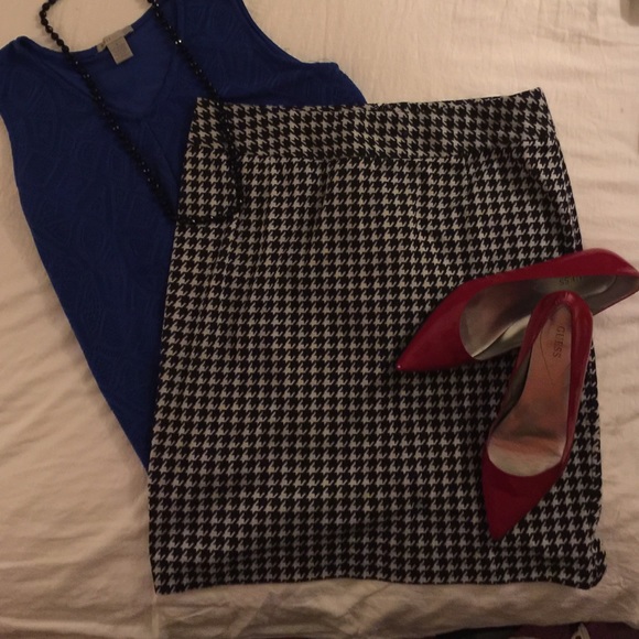 Lane Bryant Dresses & Skirts - Houndstooth plus size 16 pencil skirt