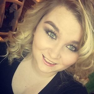 Meet your Posher, Alicia