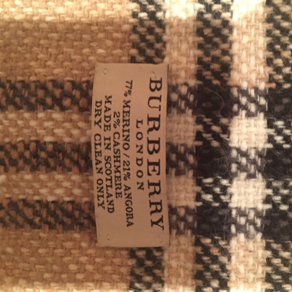 Authentic Burberry Scarf - Excellent Condition - Picture 2 of 3