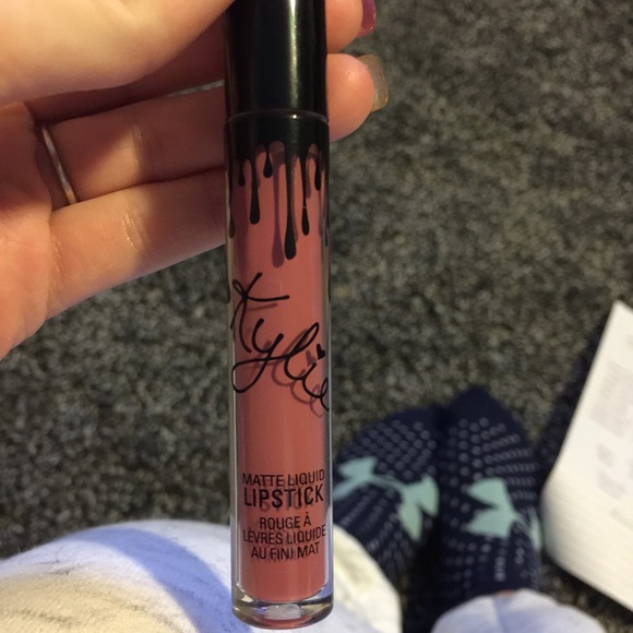 Kylie Jenner liquid lipstick in Posie K