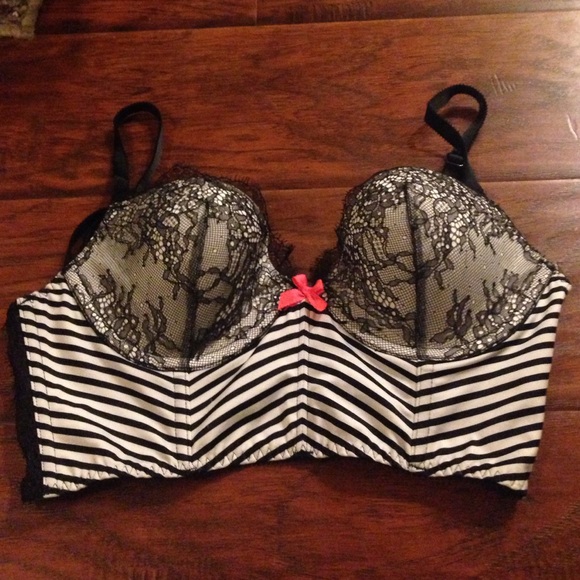 Victoria secret bra size 32D