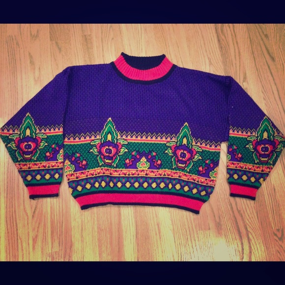 VINTAGE CROP TOP SWEATER TRIBAL
