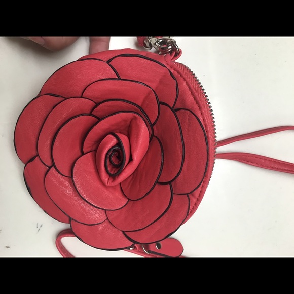 Red Rose purse - Picture 3 of 4
