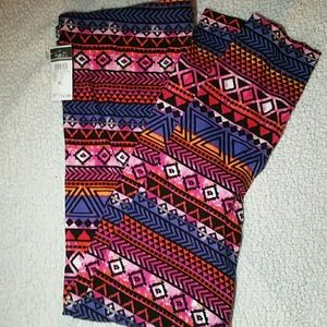 rue21 Aztec print leggings