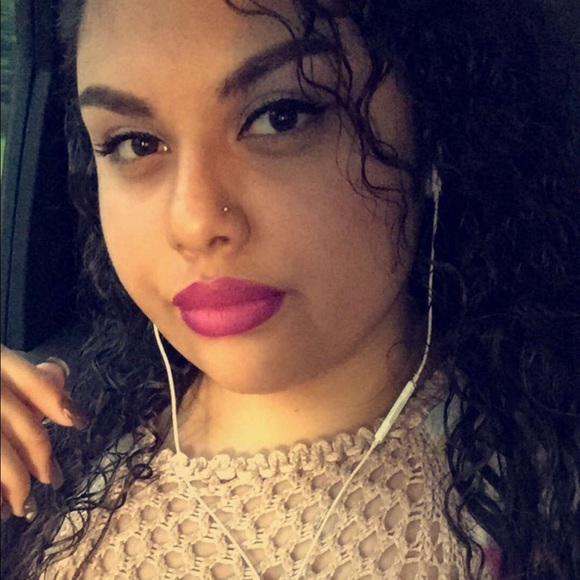 Meet your Posher, Jennifer - Picture 1 of 1