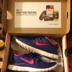 Nike free runs 5.0