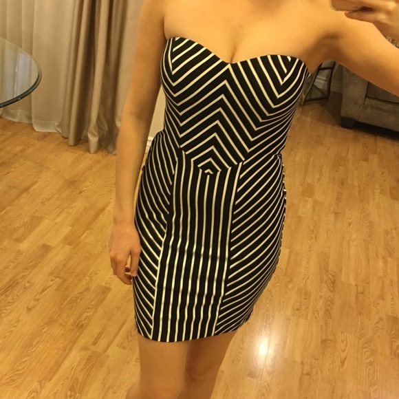 ❣️Guess Black and White Stripe Dress