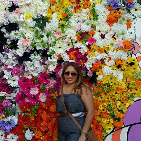 Meet your Posher, Monica - Picture 2 of 4