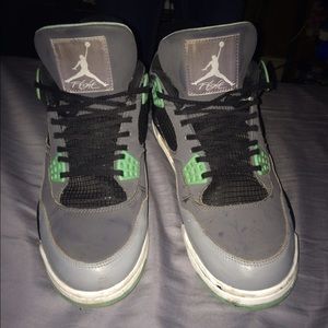 Green glow 4s 7/10 condition