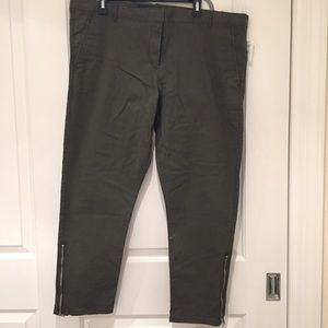 Olive Cropped Pants with Zipper Detail