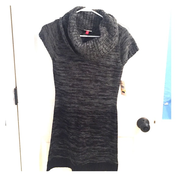 Short sleeve turtle neck sweater dress