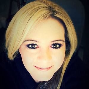 Meet your Posher, Dena