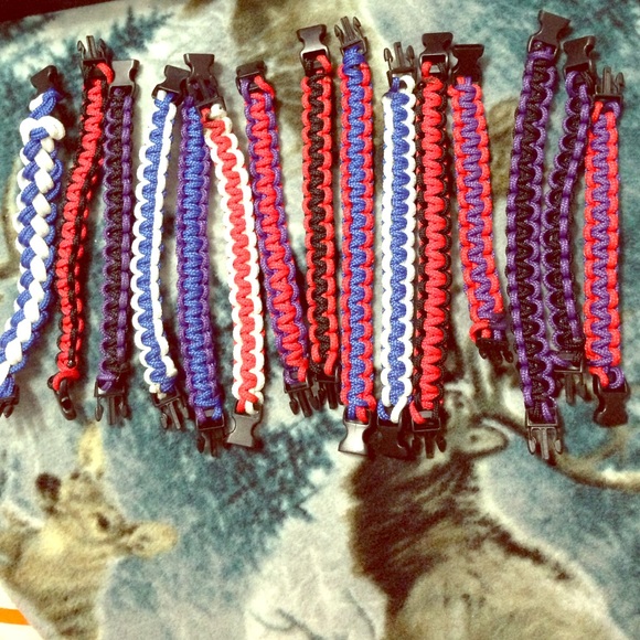 Multicolor handmade paracord bracelet