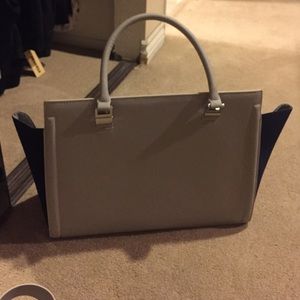 Beautiful luggage tote!