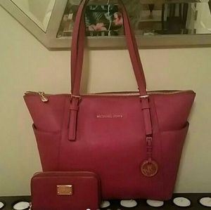 Authentic Fuschia MK Set New without tags