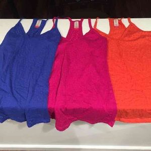 Cute Tank Bundle 💕