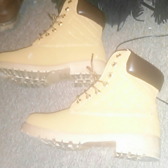 Brand new boots worn once
