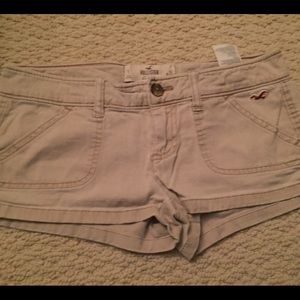 Hollister shorts Tan, size 1 stretchy