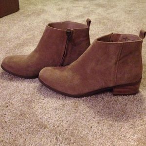 Suede camel ankle boots with zipper size 7.5