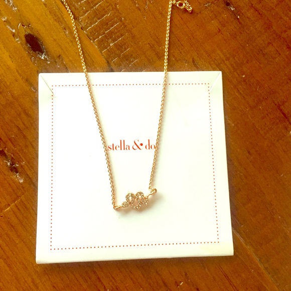 Stella and Dot Sidewinder Necklace